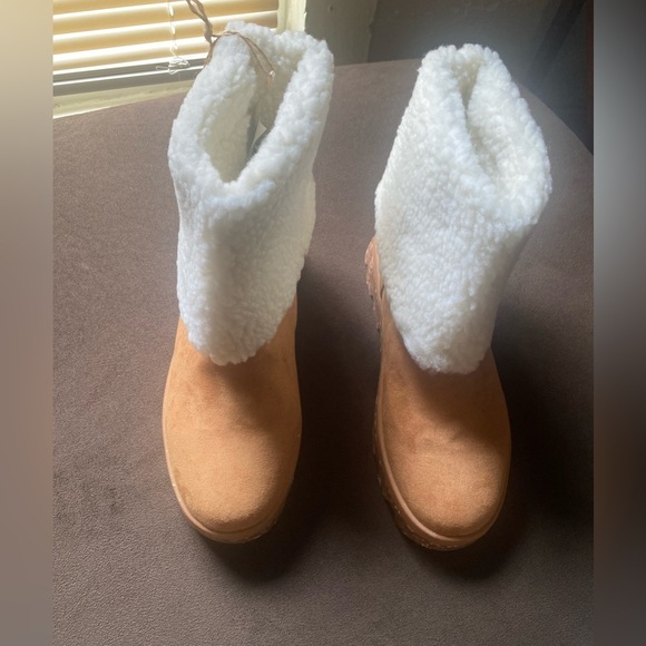 Cool Planet by Steve Madden winter boots - Picture 2 of 9